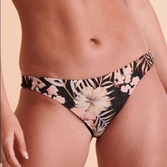 ☀️RIP CURL☀️ PARADISE CALLING UP TO A D-DD PARADISE CALLING CHEEKY BIKINI - Picture 15 of 16